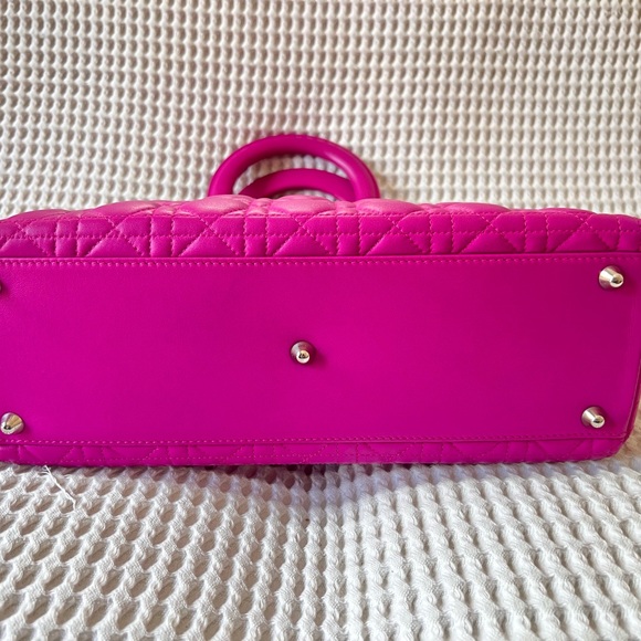 Pink Lady Dior - Picture 7 of 10